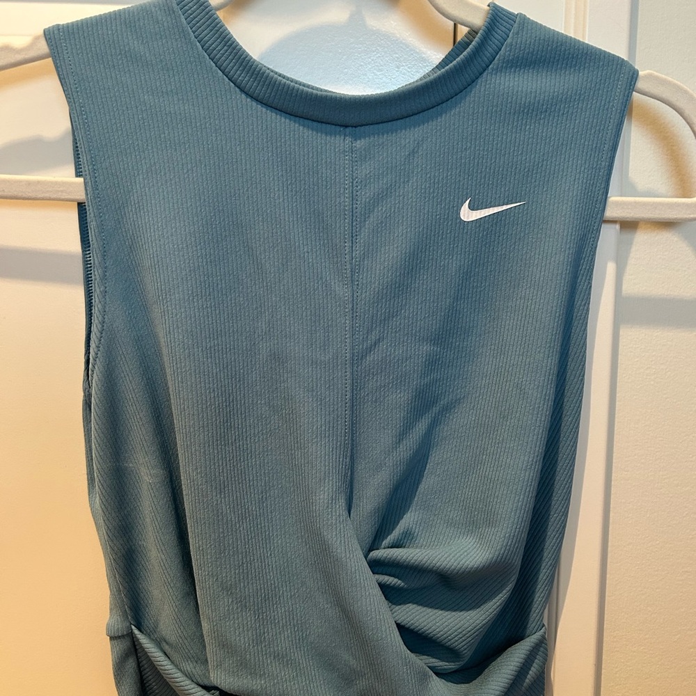 Nike Blue Fitted Sleeveless Tee (Dri Fit) - size Small